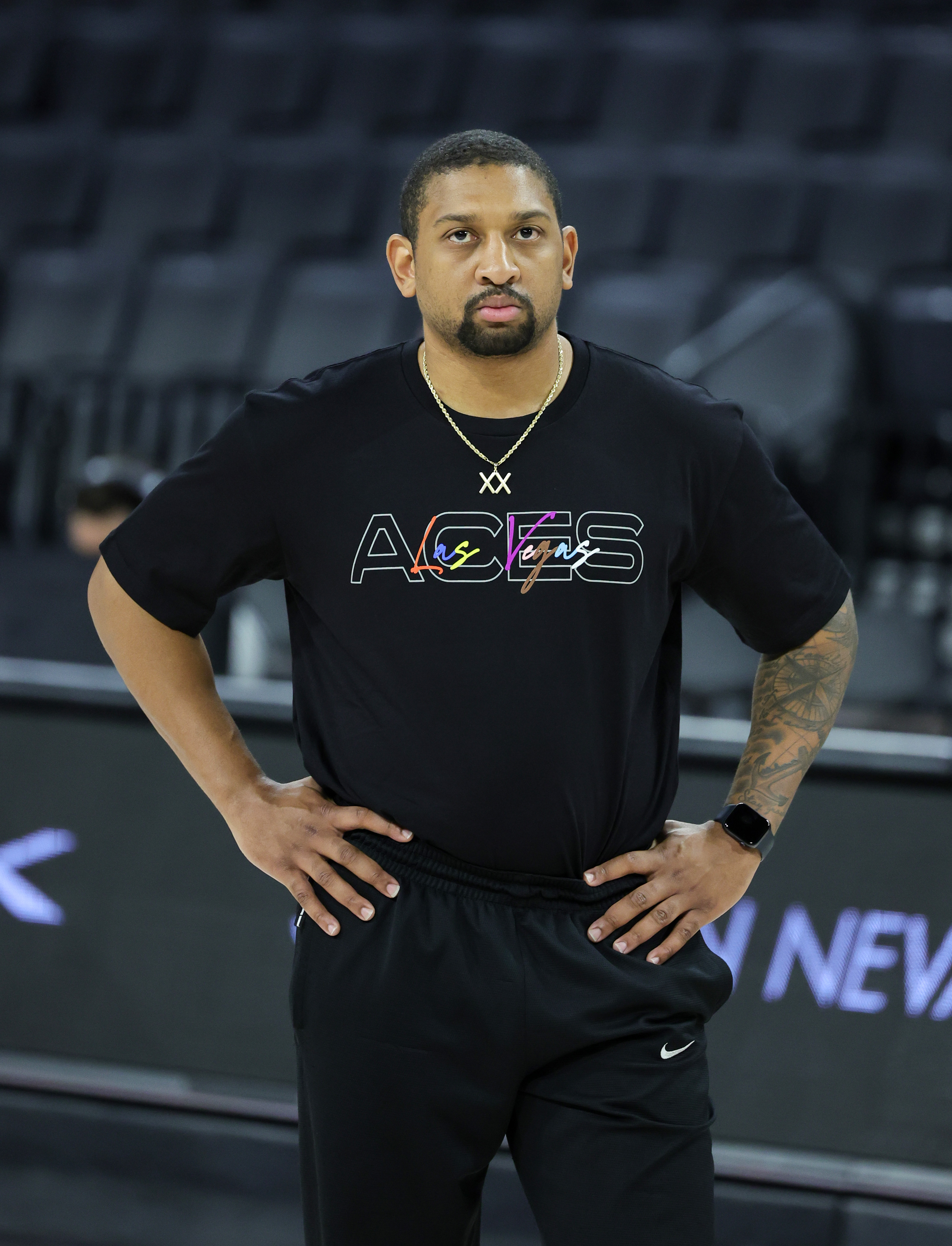 落网成为突 落网成为突